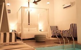 Prive By Whiteflower